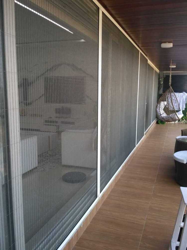 Folding mosquito net installation on window
